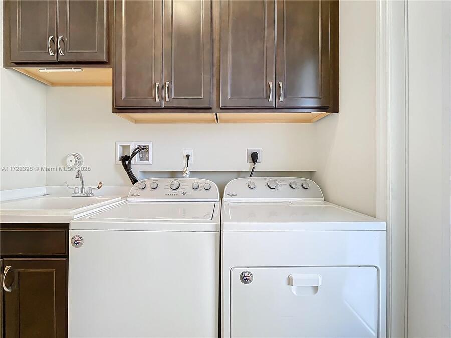 Foto principal - 5040 Eucalyptus Dr