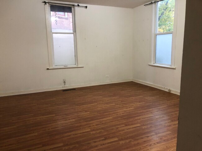 Foto del edificio - 320 SE High St