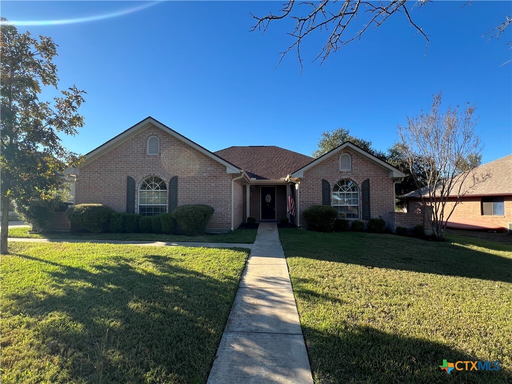 Foto principal - 2200 Chisholm Trail