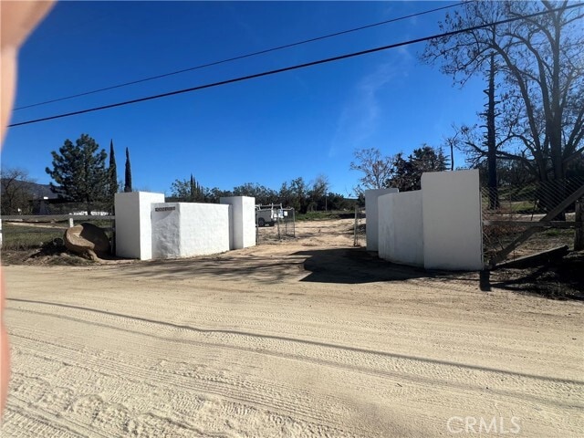 Building Photo - 38900 Howard Rd