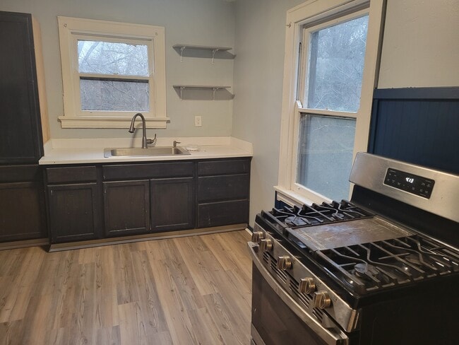 Building Photo - 20 Glenwood Ave