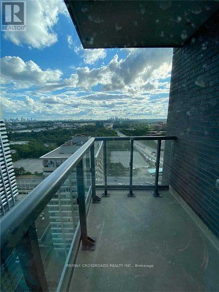Building Photo - 6 Sonic Way