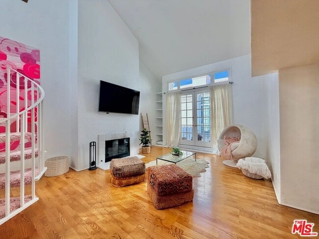 Foto del edificio - 1123 Flores St