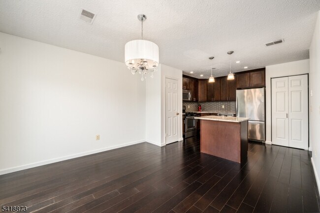 Foto del edificio - 11 Colton Cir