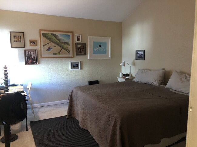 Foto del edificio - 2728 Oak Rd