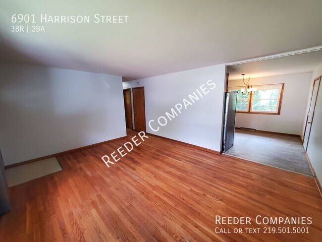 Building Photo - Spacious 3 bed 1,75 bath with HUGE basement