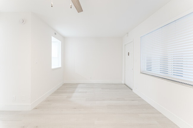 Foto del edificio - Oakland Park Villas