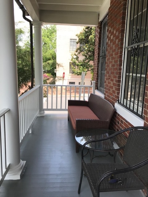 Veranda - 1695 35th St NW