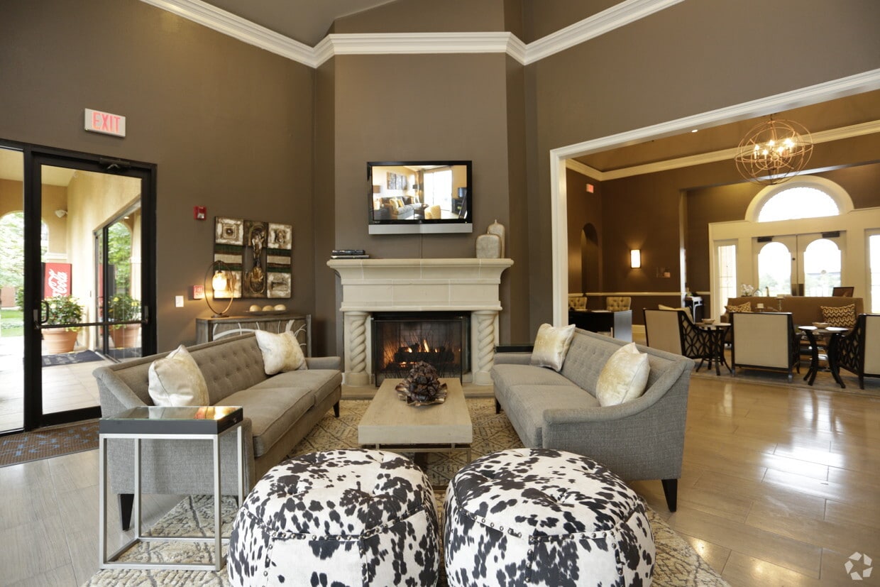 Fountain View on the Plaza Apartments Kansas City, MO