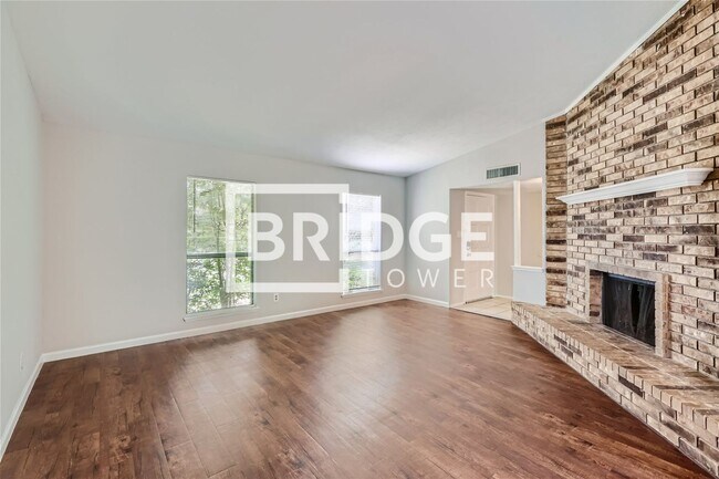 Foto del edificio - 941 Longhorn Dr