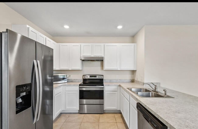 Building Photo - 4529 Blue Rock Dr