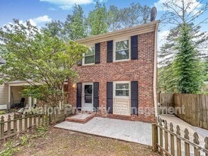 Building Photo - 1418 Twin Branches Cir SE