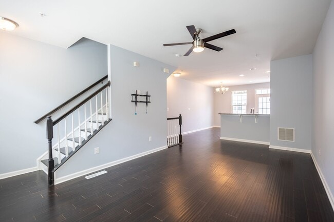 Building Photo - Lovely 3 BR/2.5 BA Townhome in Elkridge!
