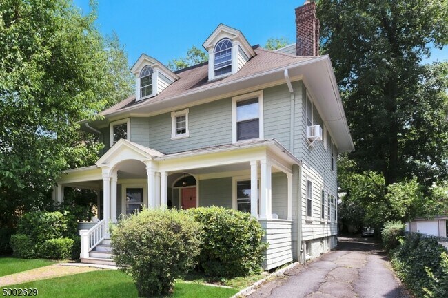 Building Photo - 81 Midland Ave