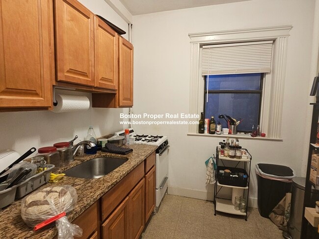 Building Photo - 56 Charlesgate E