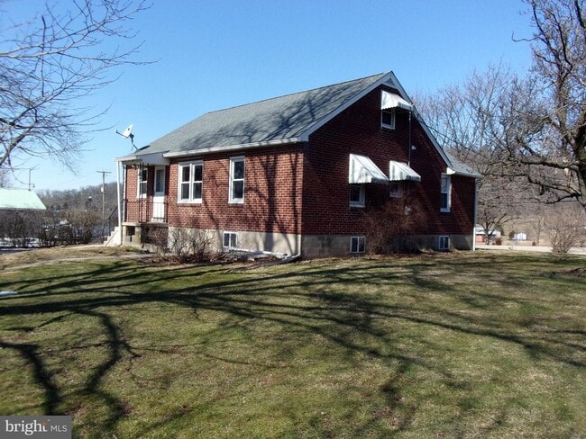 Building Photo - 636 Benjamin Franklin Hwy