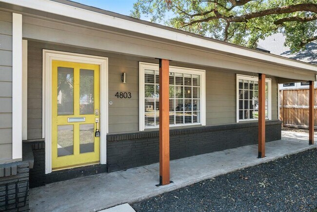 Building Photo - 4803 Saxon St
