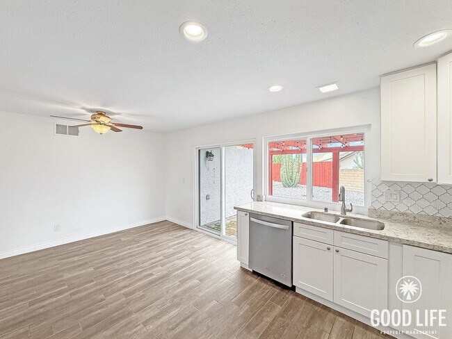 Building Photo - Amazing 4 Bedroom Home with Attached Garage and Updates Throughout!