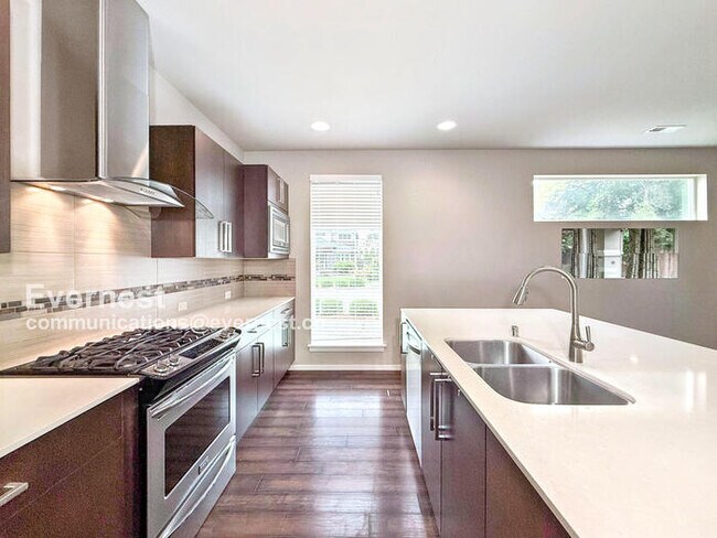 Foto del edificio - 3702 NE 24th St