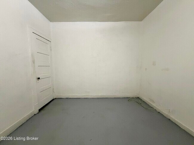 Building Photo - 2123 Dumesnil St