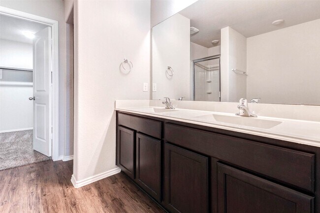 Foto del edificio - 5422 Dovetail Arbor Trace