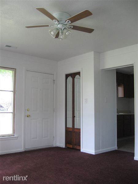 Building Photo - 233 W Princeton Ave