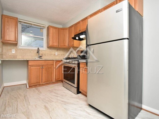 Building Photo - 3 br, 1 bath House - 5313 Lothian Rd