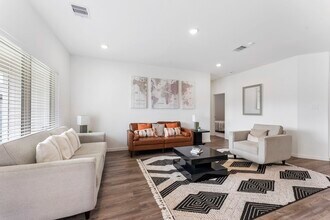 Building Photo - 3126 Stonebriar Dr