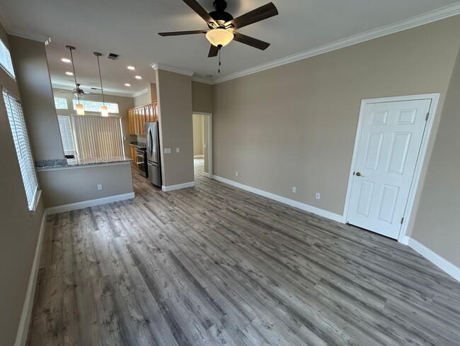 Building Photo - 460 Winesap Dr