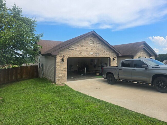 Foto del edificio - 161 Lyle Curtis Cir
