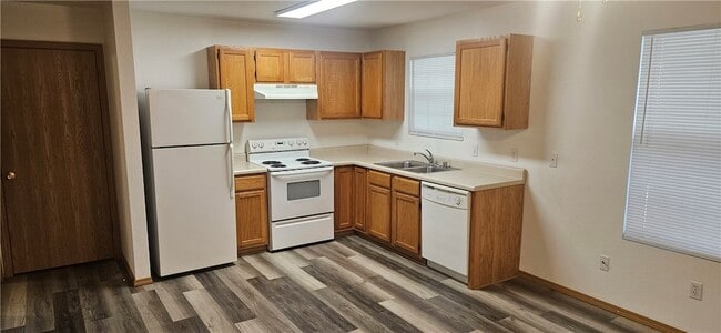 Building Photo - 1983 S Razorback Rd