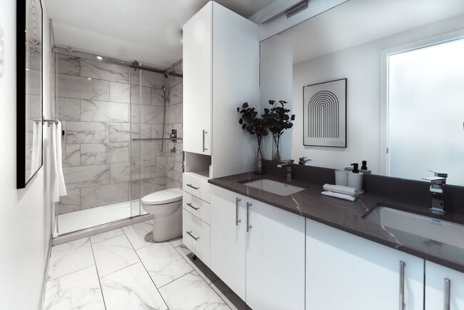 Building Photo - Bellevue MTL