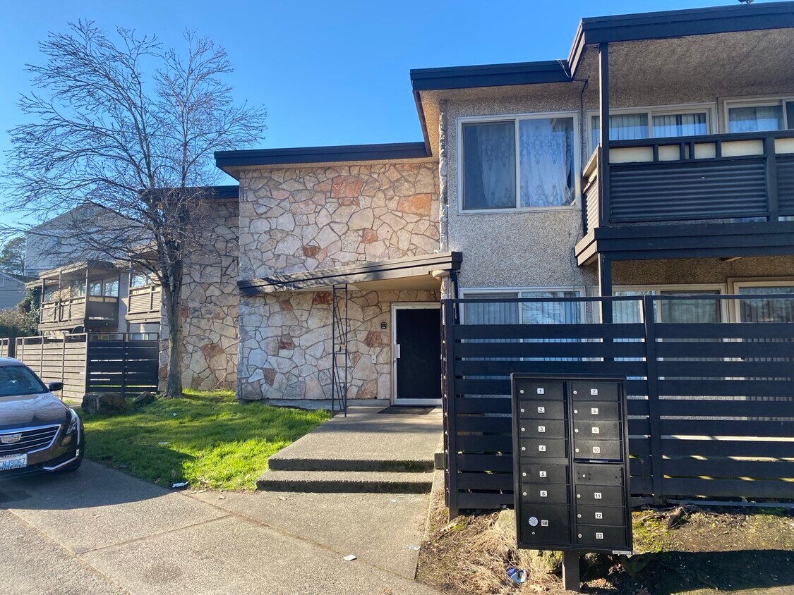 Primary Photo - Eden Apartments