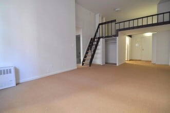 Building Photo - 80 John St