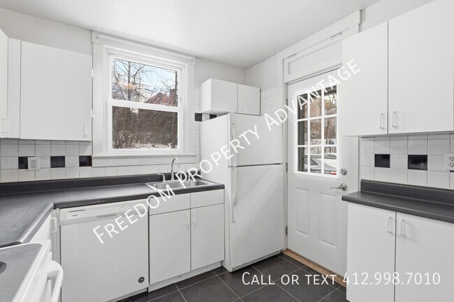 Foto del edificio - 755 Shady Dr E