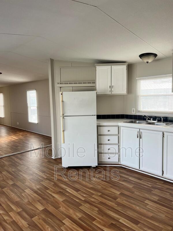 Building Photo - 2831 Dottie Ln