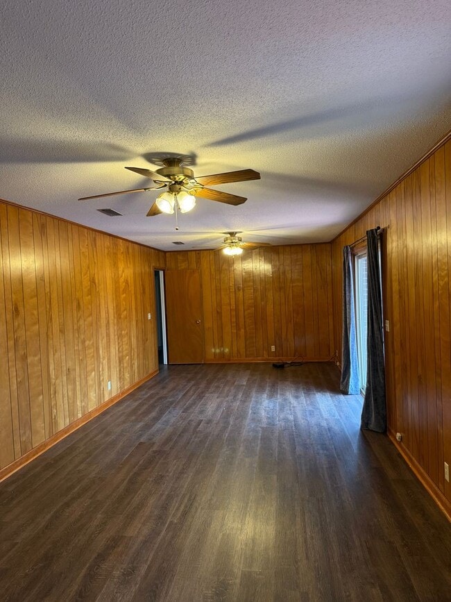 Foto del edificio - 102 Victoria Dr