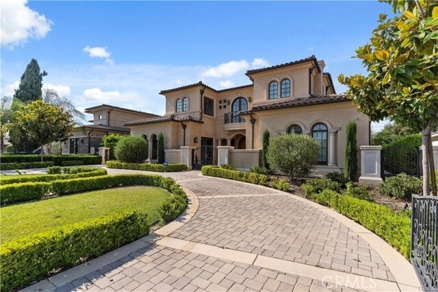 Building Photo - 331 Las Tunas Dr