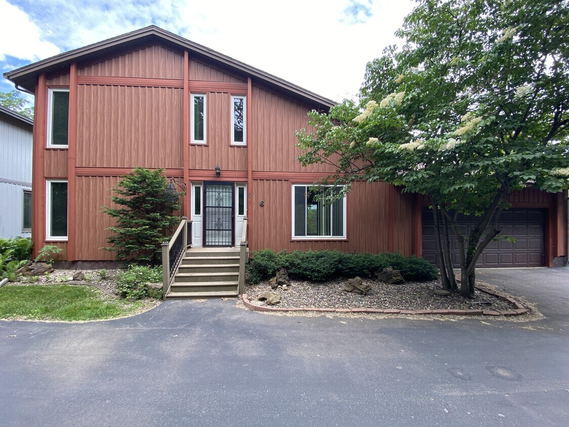 215 Elton Hills Dr NW, Rochester, MN 55901 Townhouse for Rent in