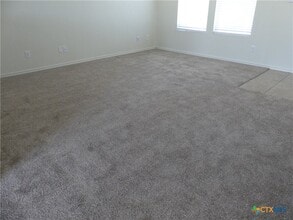 Building Photo - 664 Northern Lights Dr