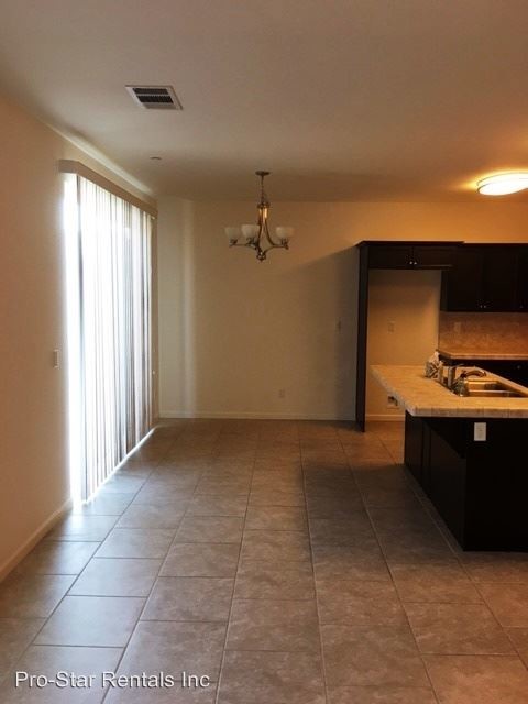 Foto del edificio - 3 br, 2 bath House - 1824 Escher