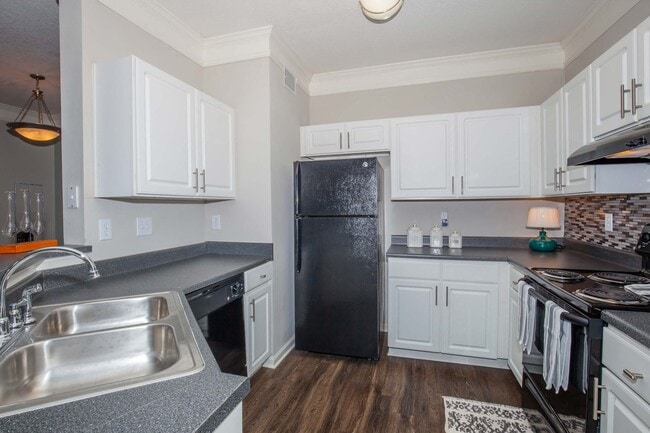 Building Photo - Carrington Place at Wildewood Apartments
