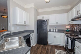 Building Photo - Carrington Place at Wildewood Apartments