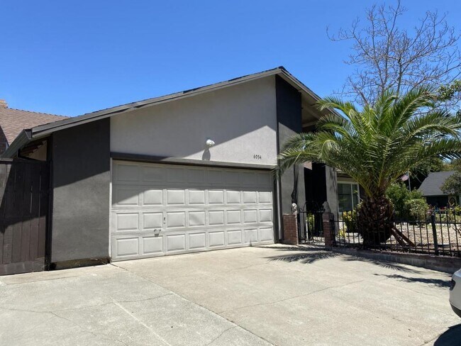 Building Photo - 6034 Centurion Cir