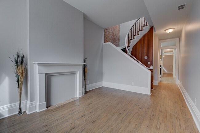 Building Photo - 420 Chestnut Street, Unit A