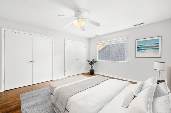 Foto del edificio - 2437 Bedford St