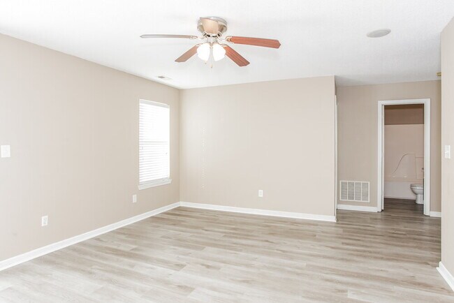 Foto del edificio - 7621 Blue Willow Dr