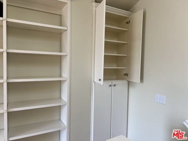 Foto del edificio - 729 Kenmore Cir