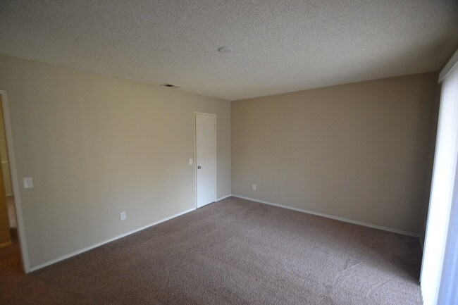 Building Photo - 11060 Davis St