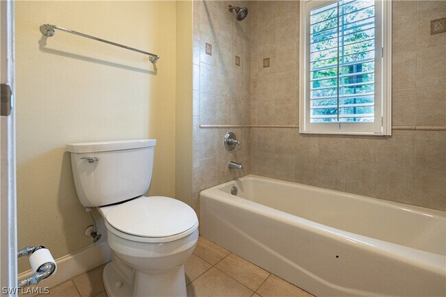Building Photo - 1362 Centre Ct Ridge Dr